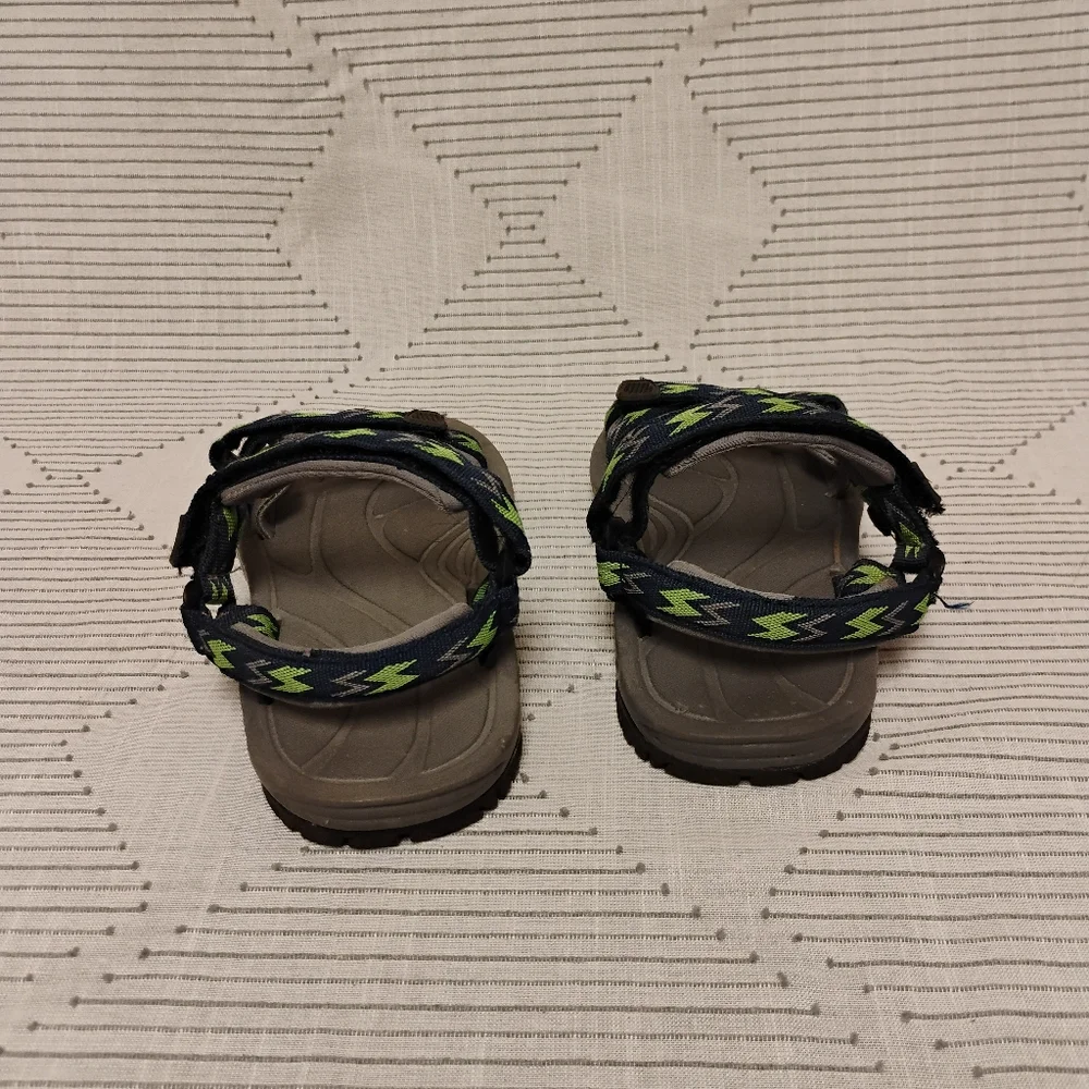 Northside Boys Kids Sandals with Green and Navy Blue Straps Size 3